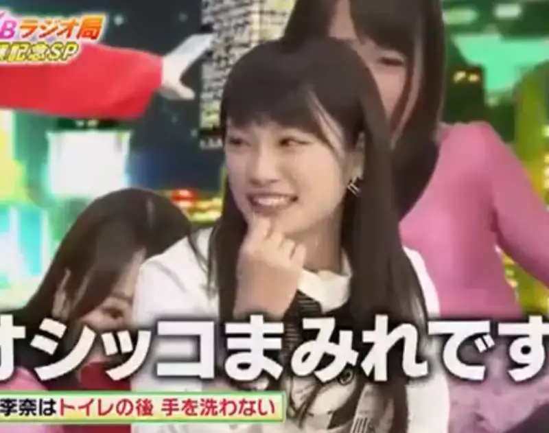 ＡＫＢ４８を卒業したばかりの川栄李奈が、「有吉ＡＫＢ共和国」でトイレの後でも手を洗わないことを公表した。